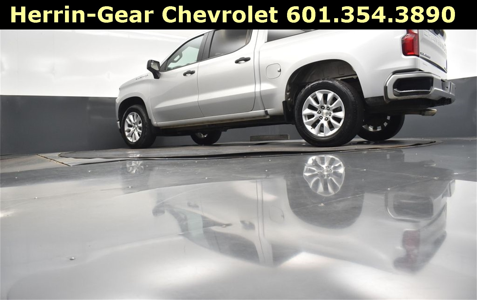 2020 Silver Ice Metallic Chevrolet Silverado 1500 Custom RWD Truck