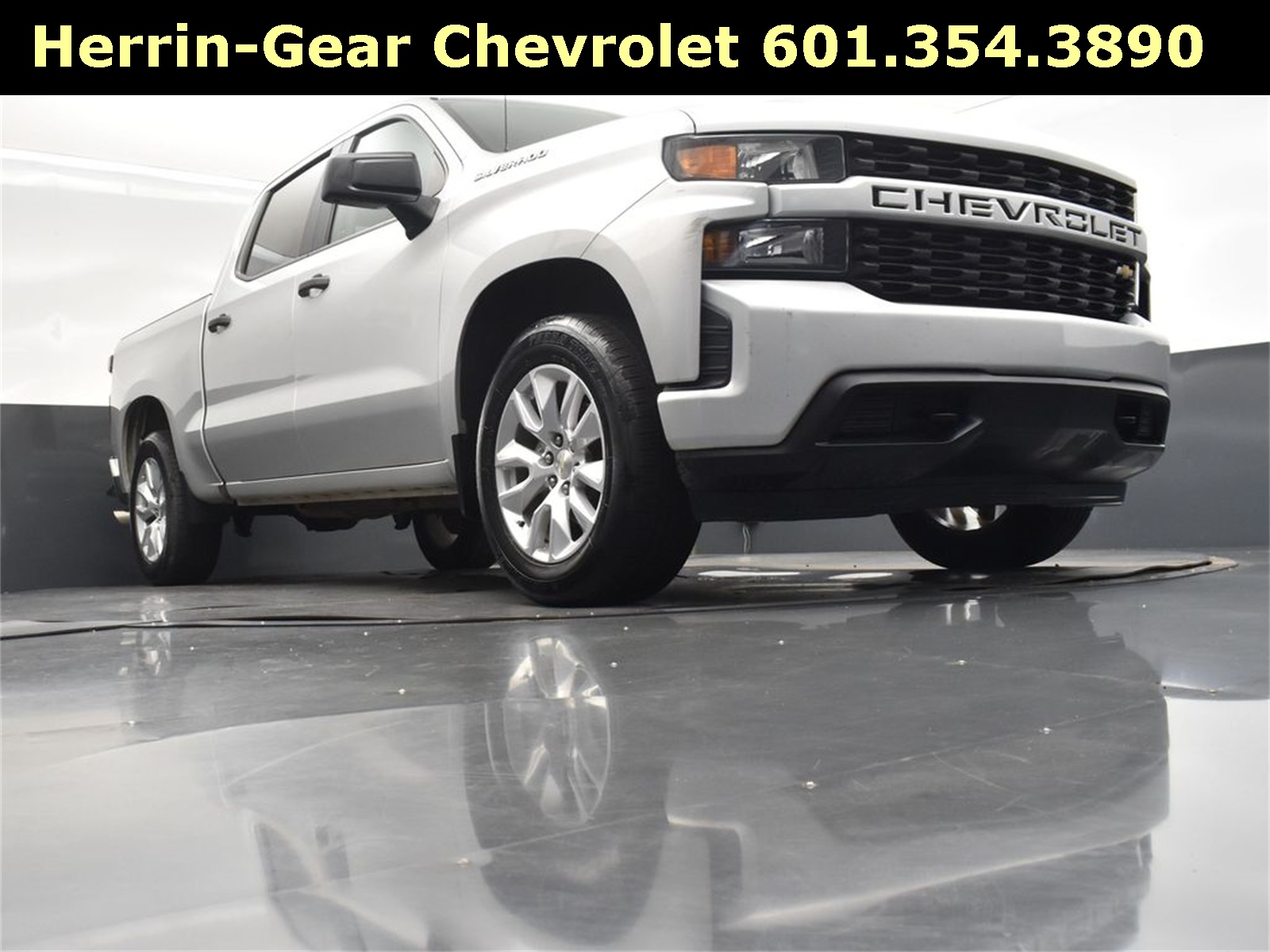 2020 Silver Ice Metallic Chevrolet Silverado 1500 Custom RWD Truck