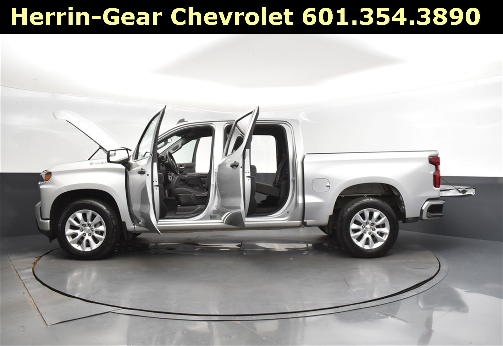2020 Silver Ice Metallic Chevrolet Silverado 1500 Custom RWD Truck