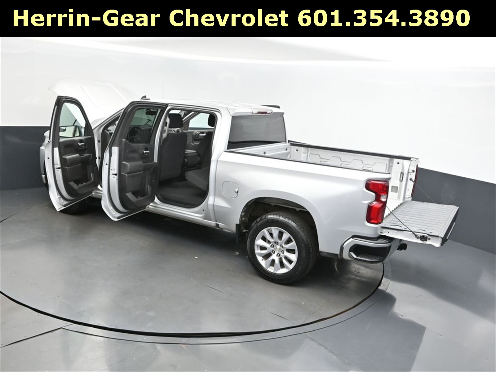 2020 Silver Ice Metallic Chevrolet Silverado 1500 Custom RWD Truck