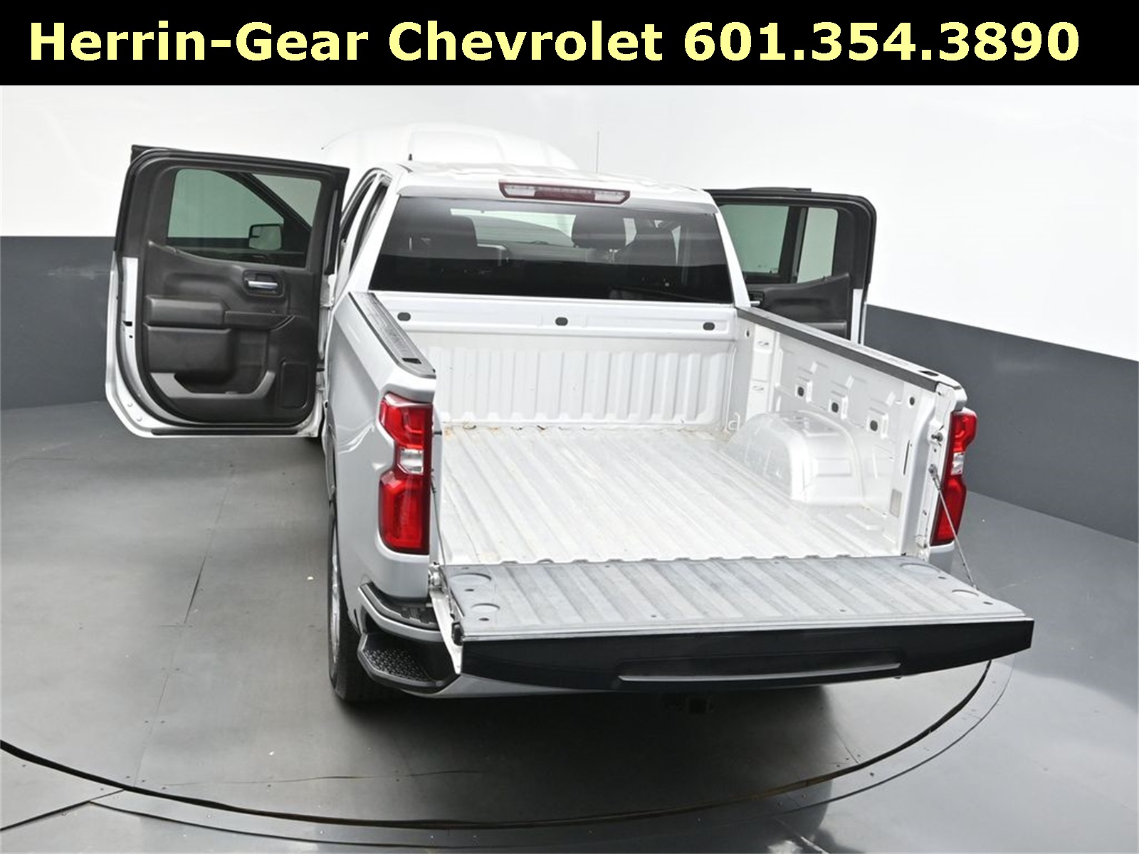 2020 Silver Ice Metallic Chevrolet Silverado 1500 Custom RWD Truck