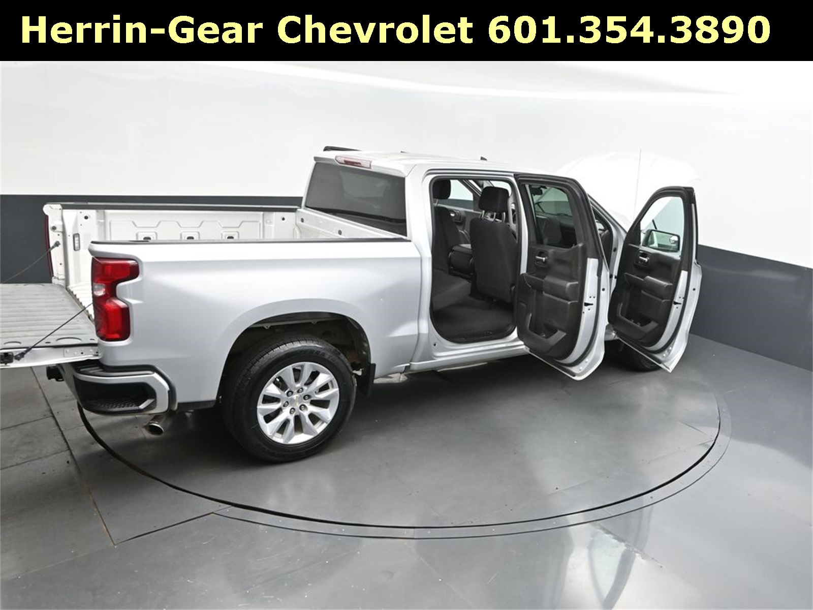 2020 Silver Ice Metallic Chevrolet Silverado 1500 Custom RWD Truck