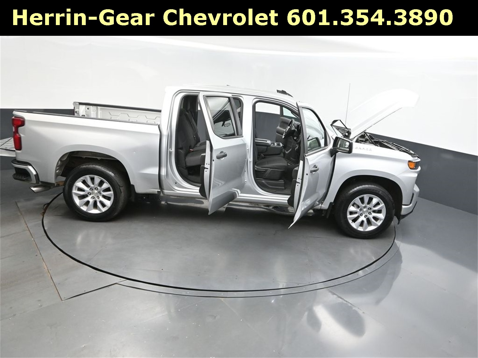 2020 Silver Ice Metallic Chevrolet Silverado 1500 Custom RWD Truck