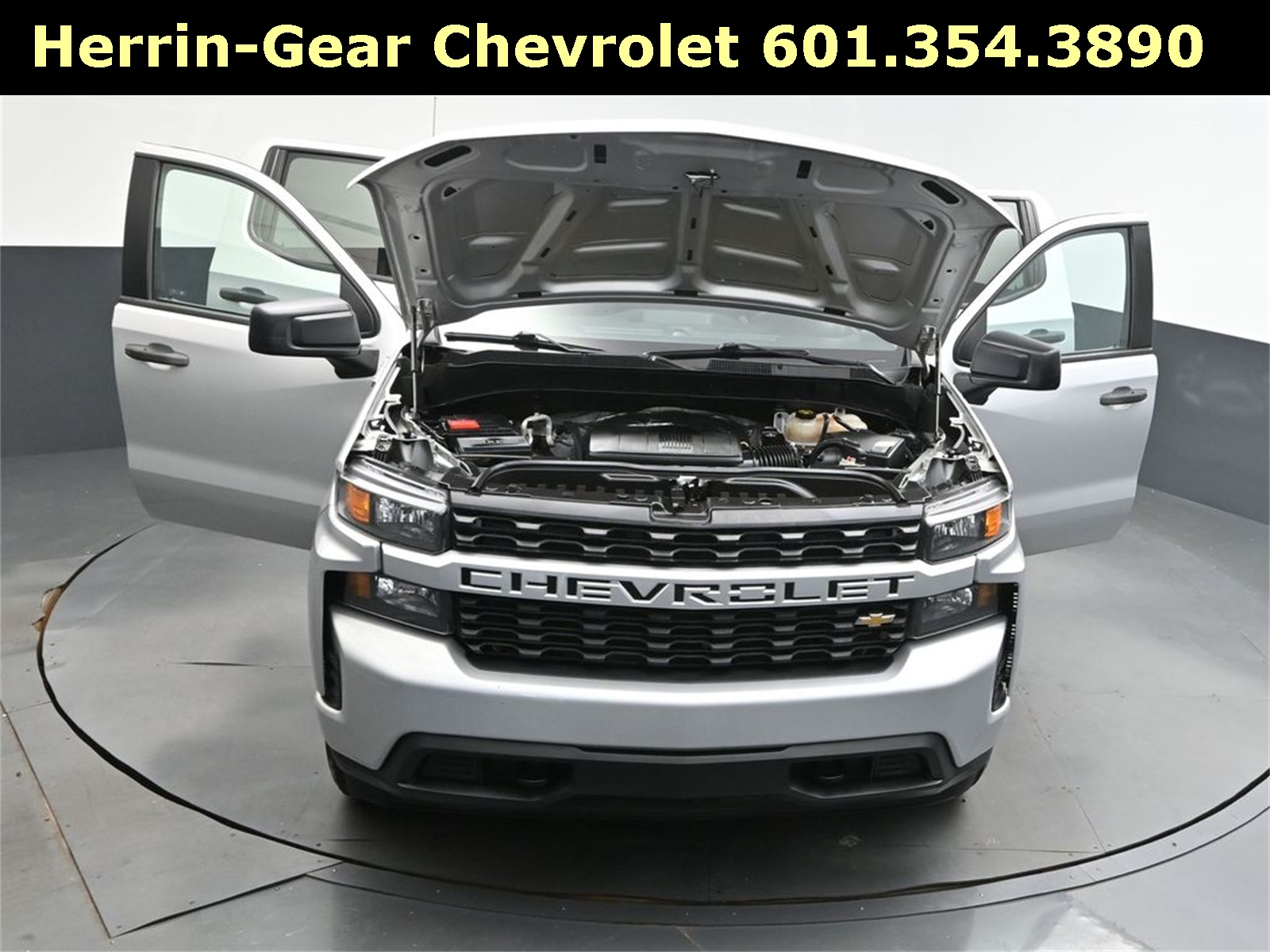 2020 Silver Ice Metallic Chevrolet Silverado 1500 Custom RWD Truck