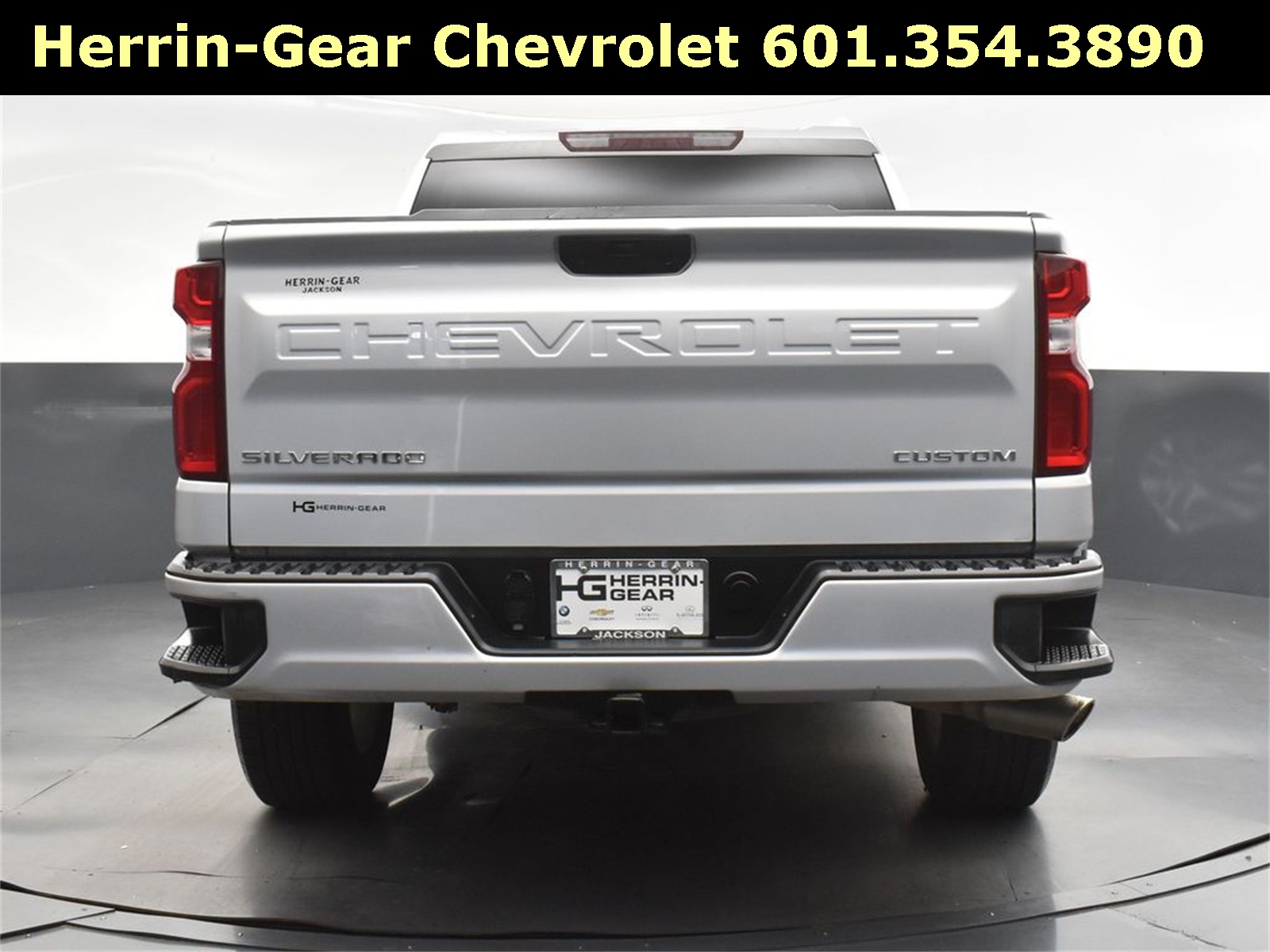 2020 Silver Ice Metallic Chevrolet Silverado 1500 Custom RWD Truck