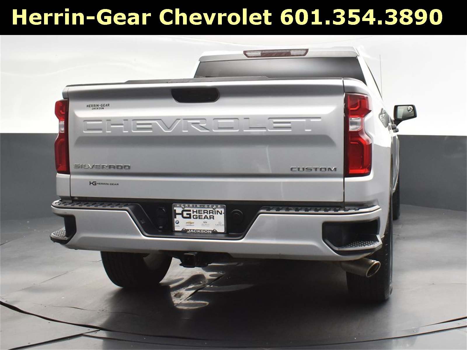 2020 Silver Ice Metallic Chevrolet Silverado 1500 Custom RWD Truck