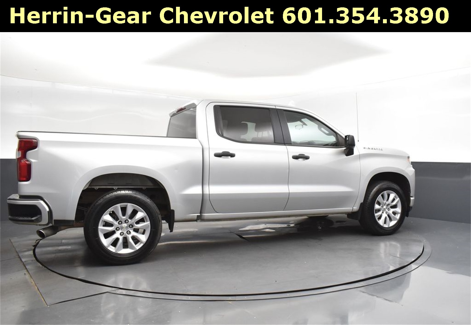 2020 Silver Ice Metallic Chevrolet Silverado 1500 Custom RWD Truck