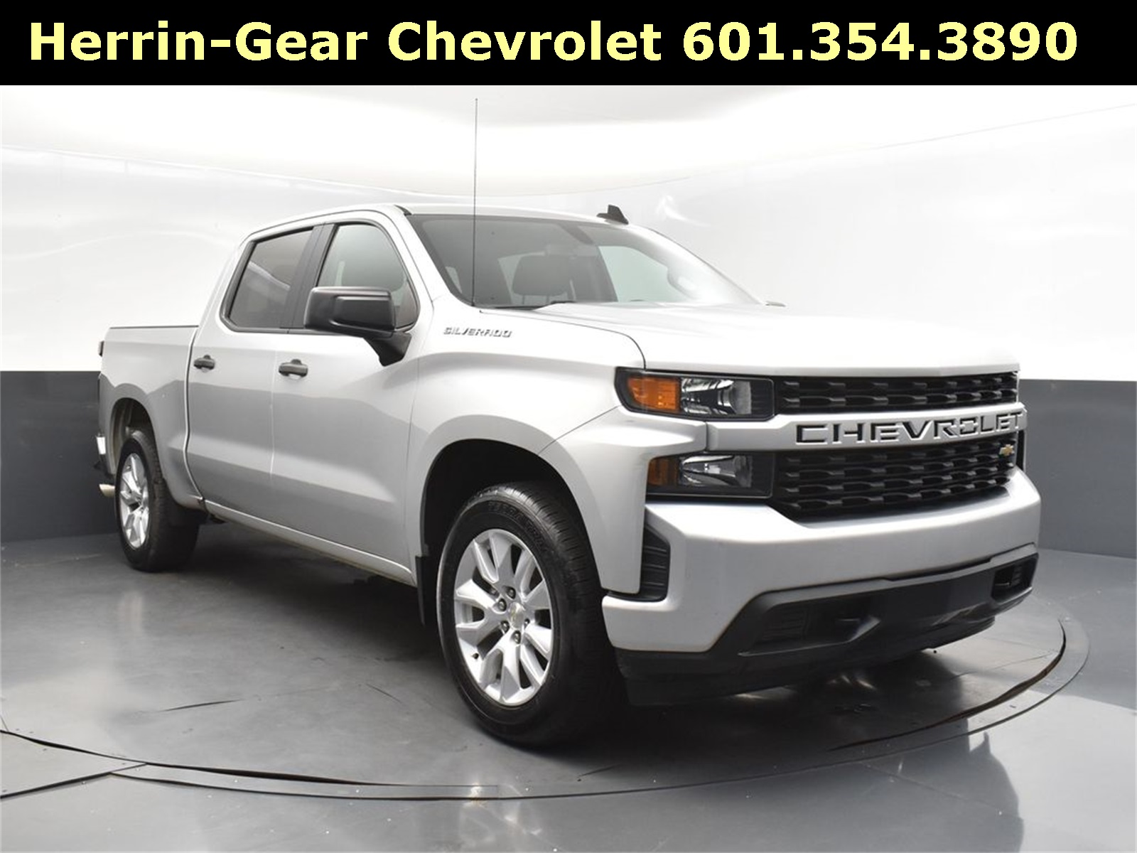 2020 Silver Ice Metallic Chevrolet Silverado 1500 Custom RWD Truck