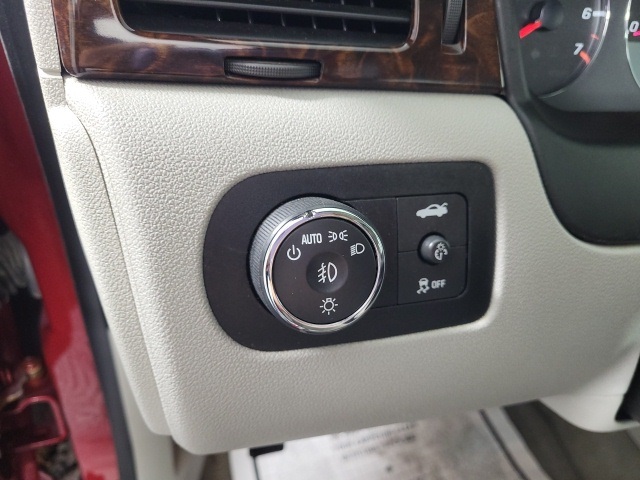 2013 Chevrolet Impala LTZ photo 17