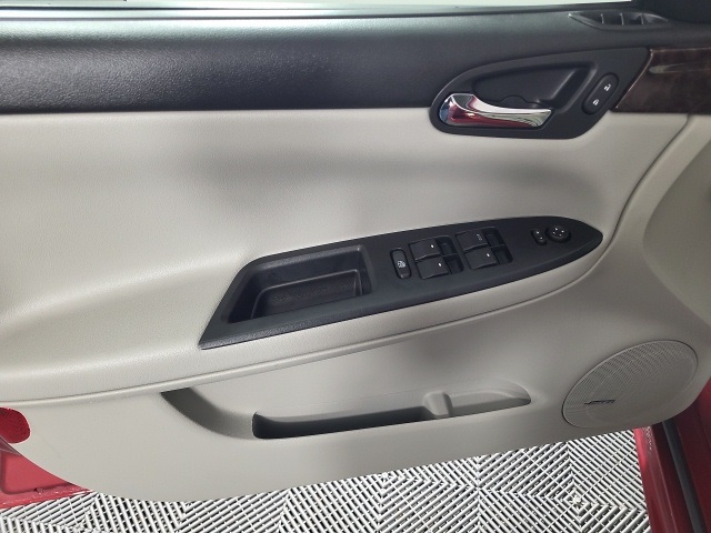 2013 Chevrolet Impala LTZ photo 19