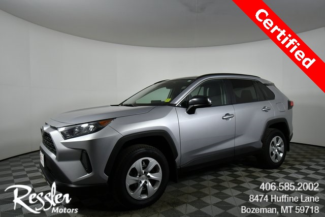 2021 Toyota RAV4 LE's photo