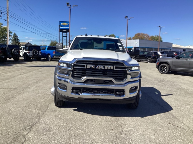 2025 Ram 5500 Tradesman photo 2