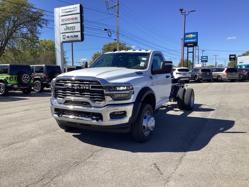 2025 Ram 5500 Tradesman photo 3