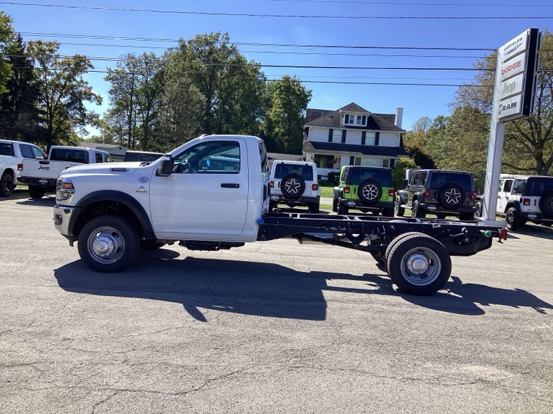 2025 Ram 5500 Tradesman photo 4