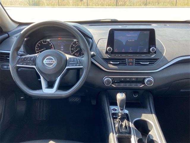 2022 Nissan Altima 2.5 SV photo 9