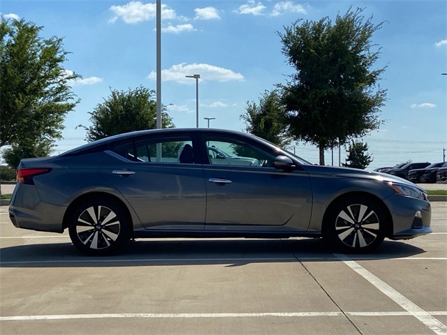 2022 Nissan Altima 2.5 SV photo 5