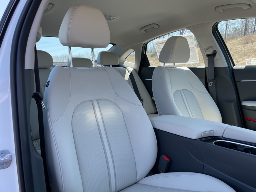 2025 Hyundai Sonata Hybrid SEL photo 11