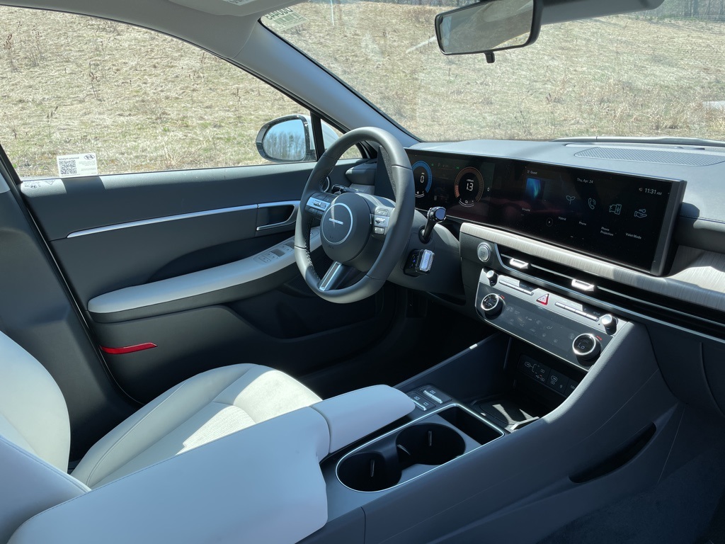 2025 Hyundai Sonata Hybrid SEL photo 12