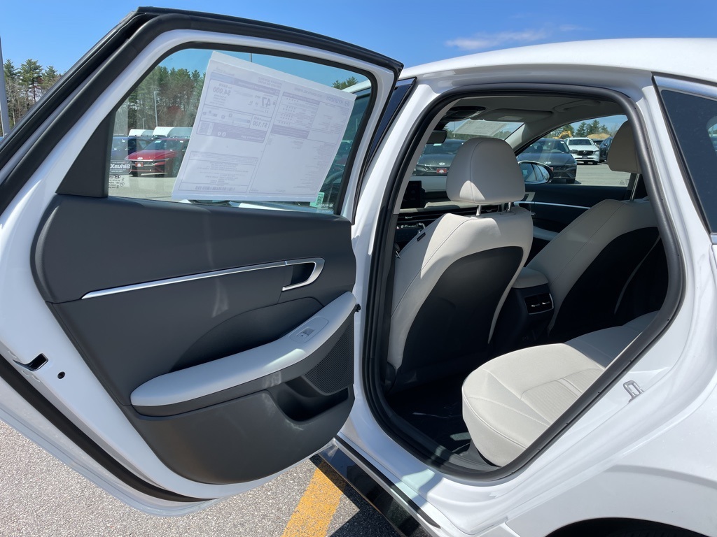 2025 Hyundai Sonata Hybrid SEL photo 28