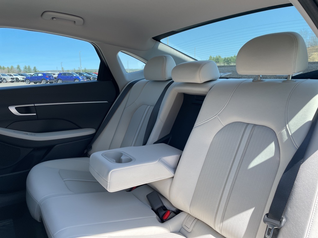 2025 Hyundai Sonata Hybrid SEL photo 31
