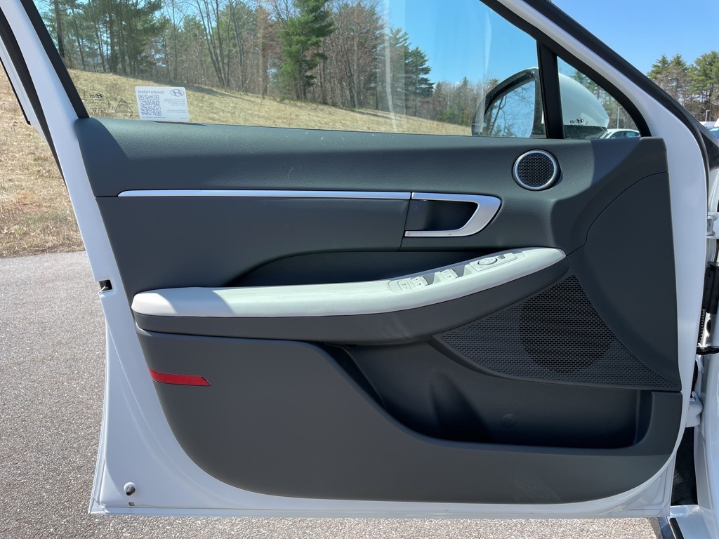 2025 Hyundai Sonata Hybrid SEL photo 9