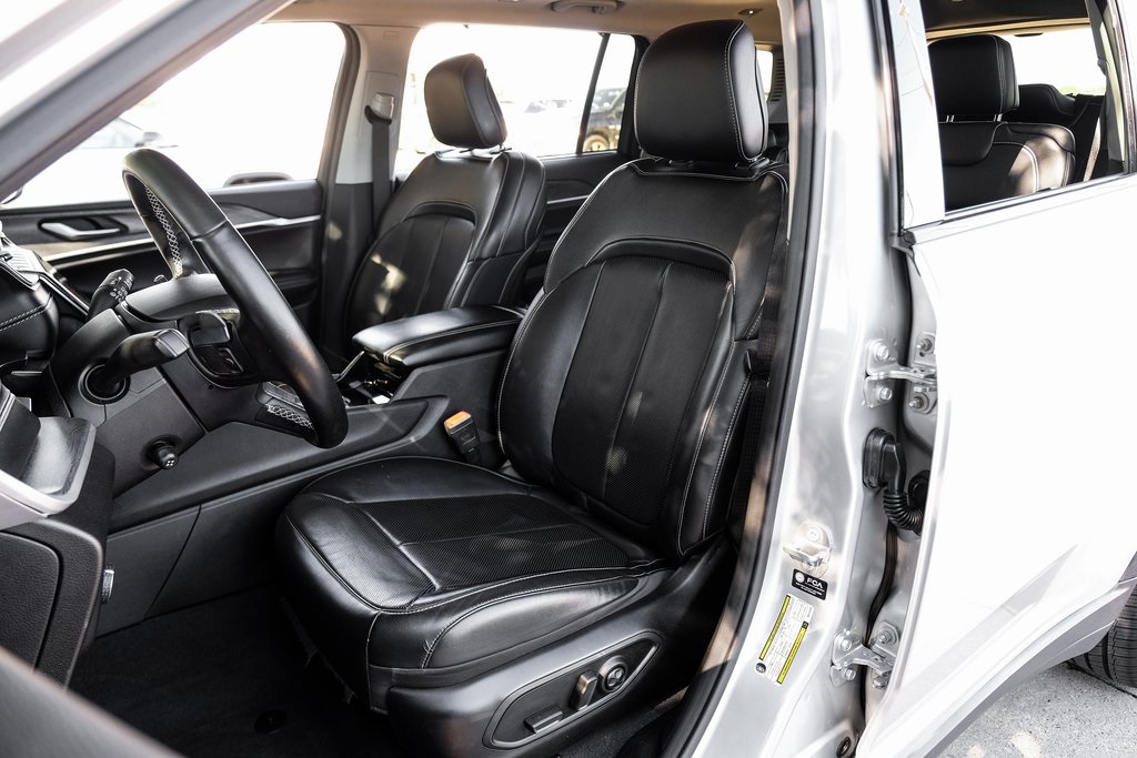 used 2021 Jeep Grand Cherokee L car, priced at $28,129