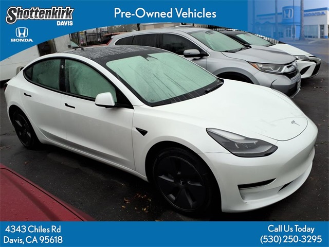 2022 Tesla Model 3 Base's photo