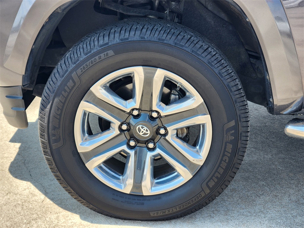 2016 Toyota Tacoma Limited Double Cab photo 9