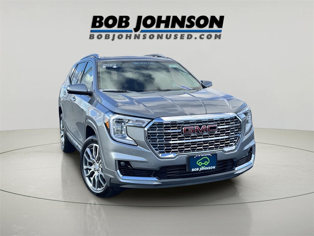 2023 GMC Terrain Denali's photo