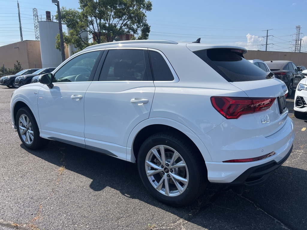 2025 Audi Q3 Premium S line photo 2