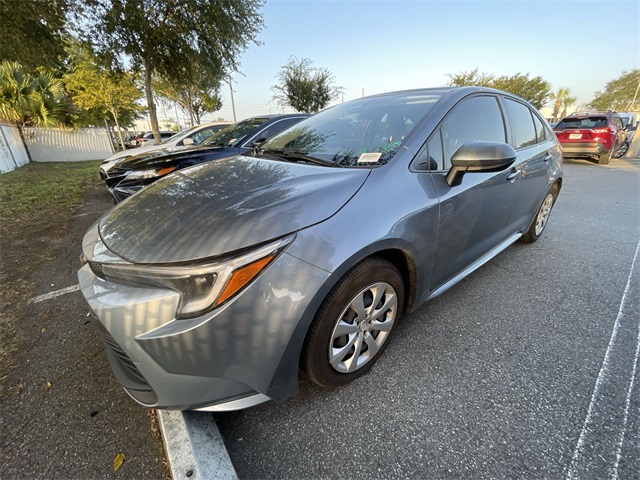 Used 2024 Toyota Corolla LE with VIN JTDBCMFE8R3044964 for sale in Kansas City