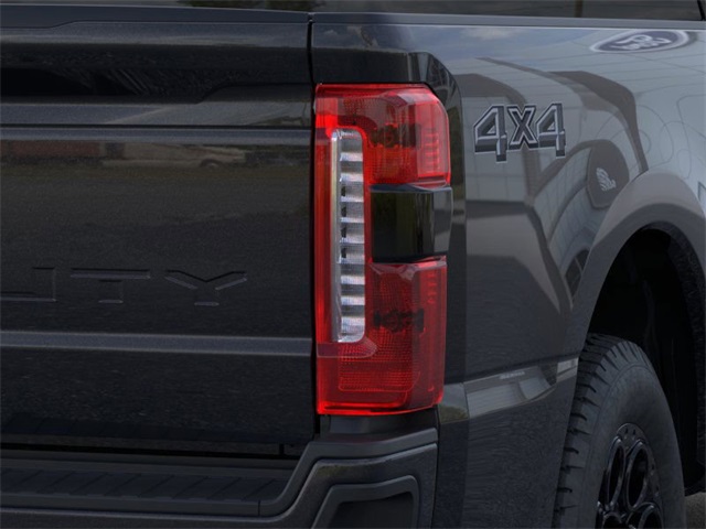 2025 Agate Black Metallic Ford Super Duty F-250 SRW Lariat 4X4 Truck