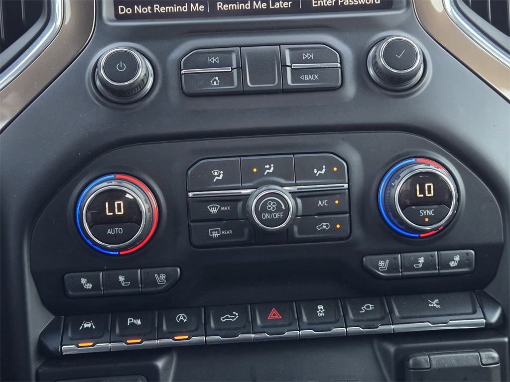 2019 Chevrolet Silverado 1500 High Country photo 16