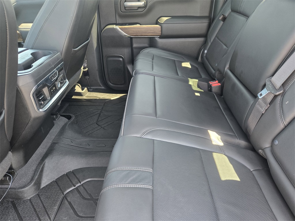 2019 Chevrolet Silverado 1500 High Country photo 24