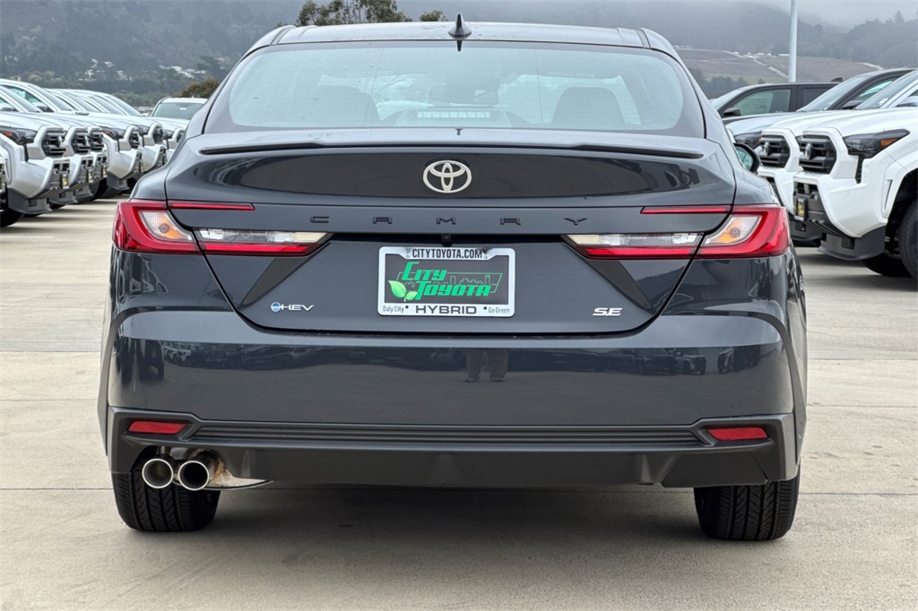 2025 Toyota Camry SE photo 4