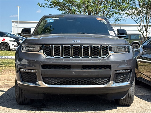 2022 Jeep Grand Cherokee L photo 2