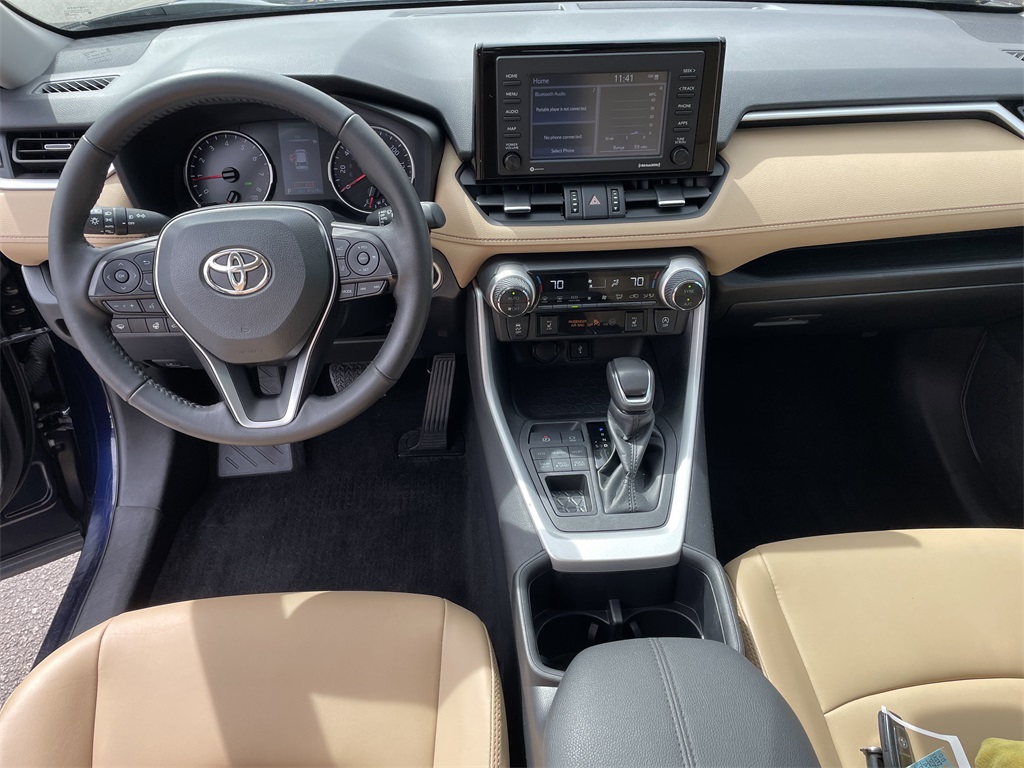 2022 Toyota RAV4 XLE Premium photo 10