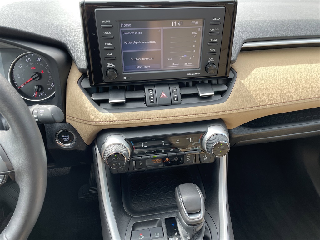 2022 Toyota RAV4 XLE Premium photo 13