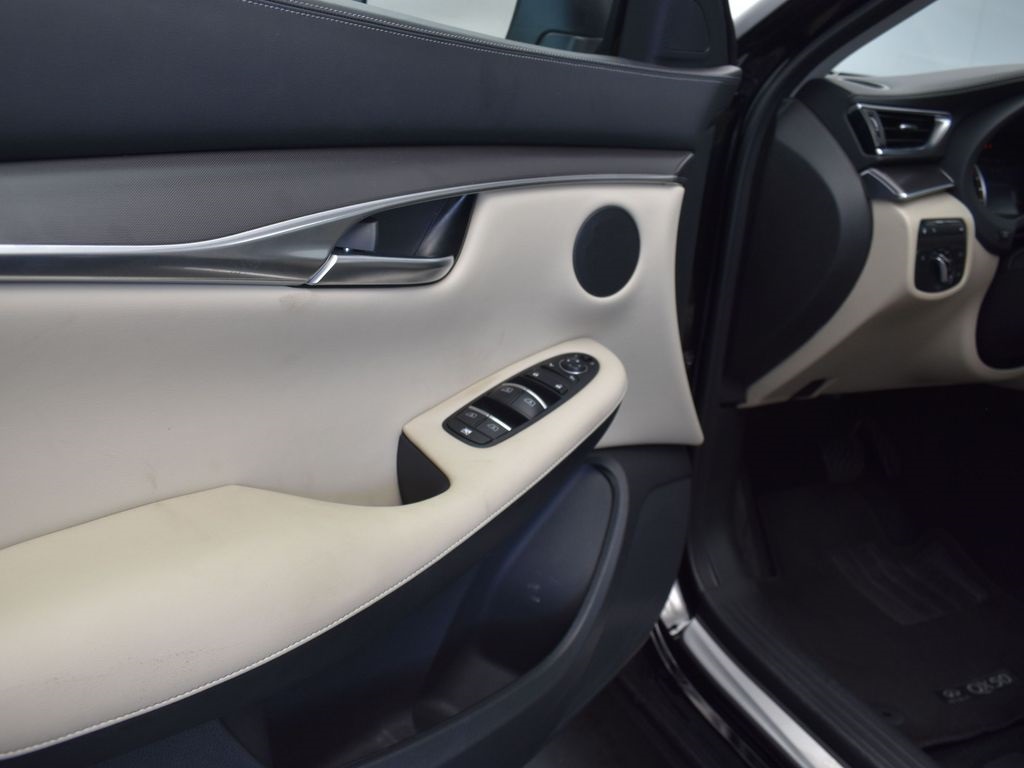 2022 Black Obsidian Infiniti QX50 LUXE FWD SUV