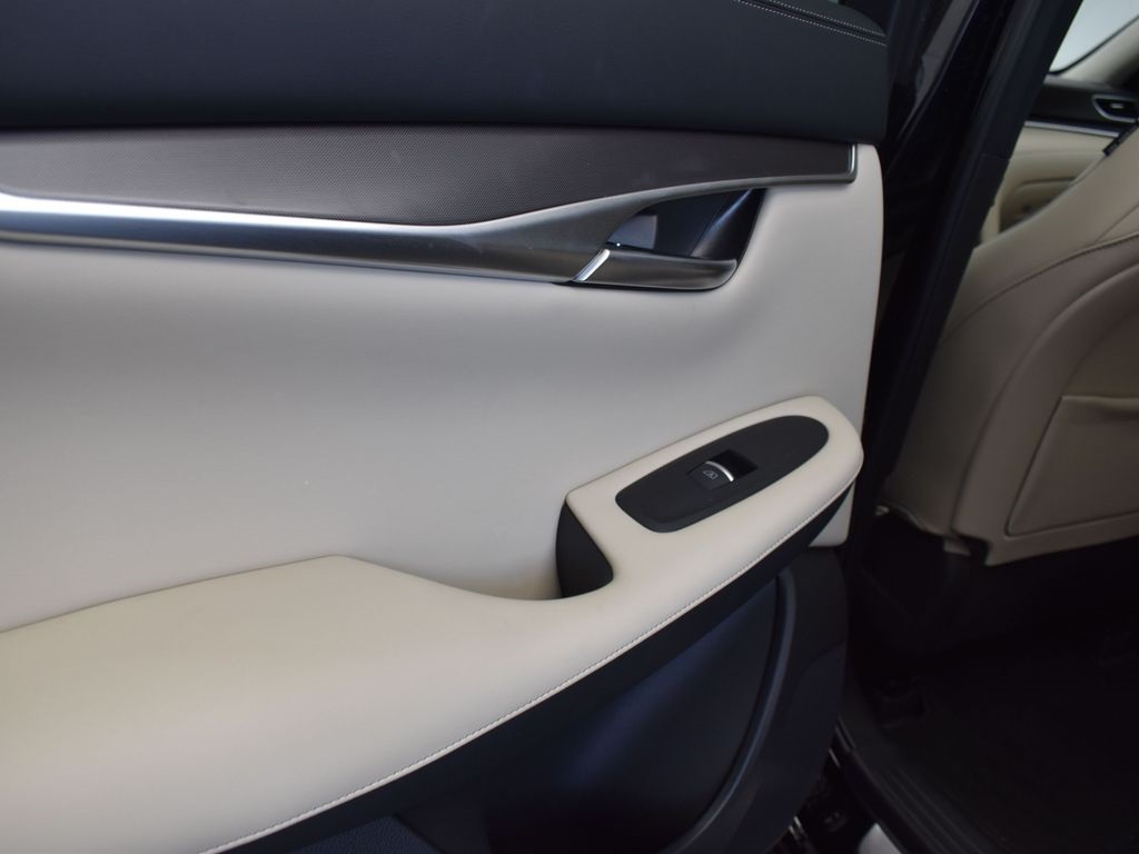 2022 Black Obsidian Infiniti QX50 LUXE FWD SUV