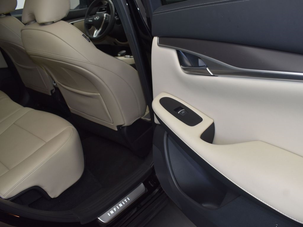 2022 Black Obsidian Infiniti QX50 LUXE FWD SUV