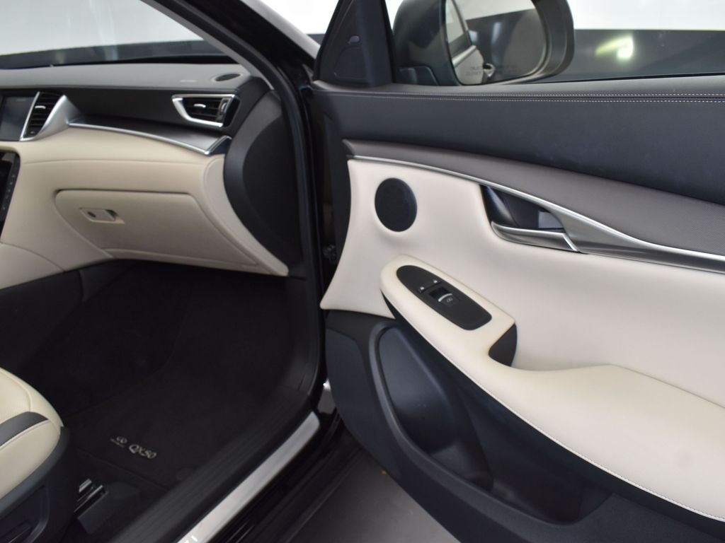 2022 Black Obsidian Infiniti QX50 LUXE FWD SUV