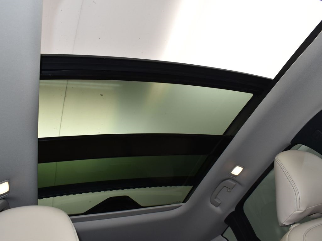 2022 Black Obsidian Infiniti QX50 LUXE FWD SUV
