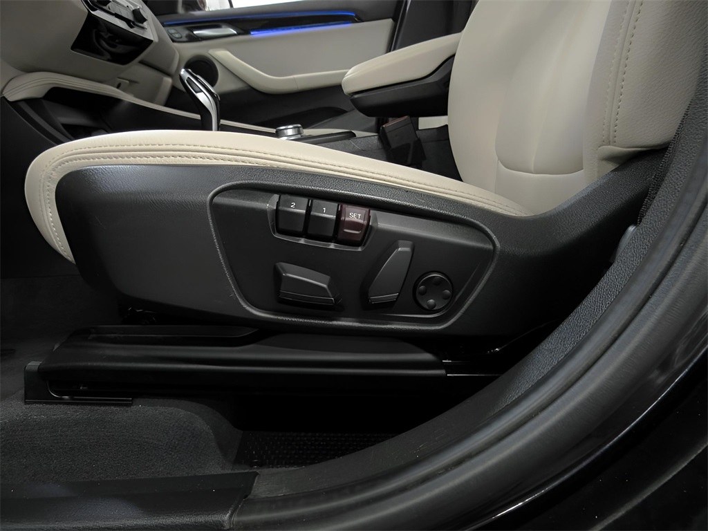 2022 Bmw X1 XDrive28i photo 2