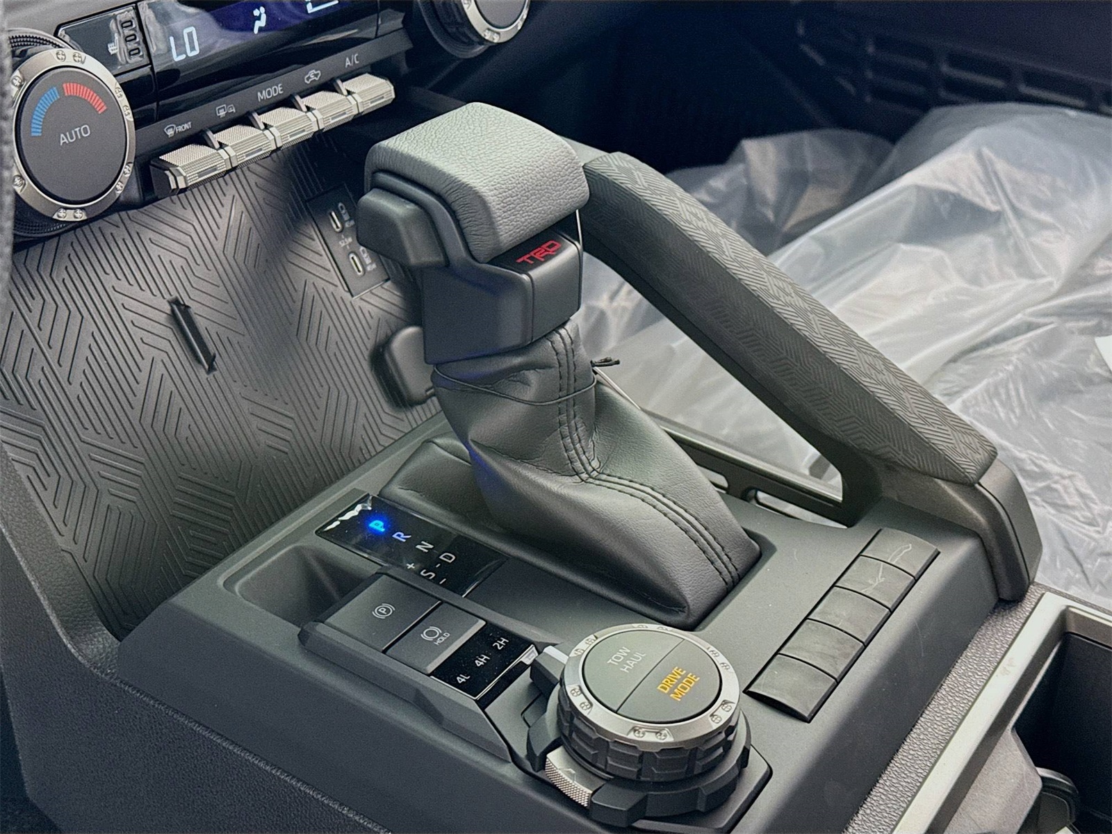 2025 Toyota Tacoma TRD Sport Double Cab photo 9