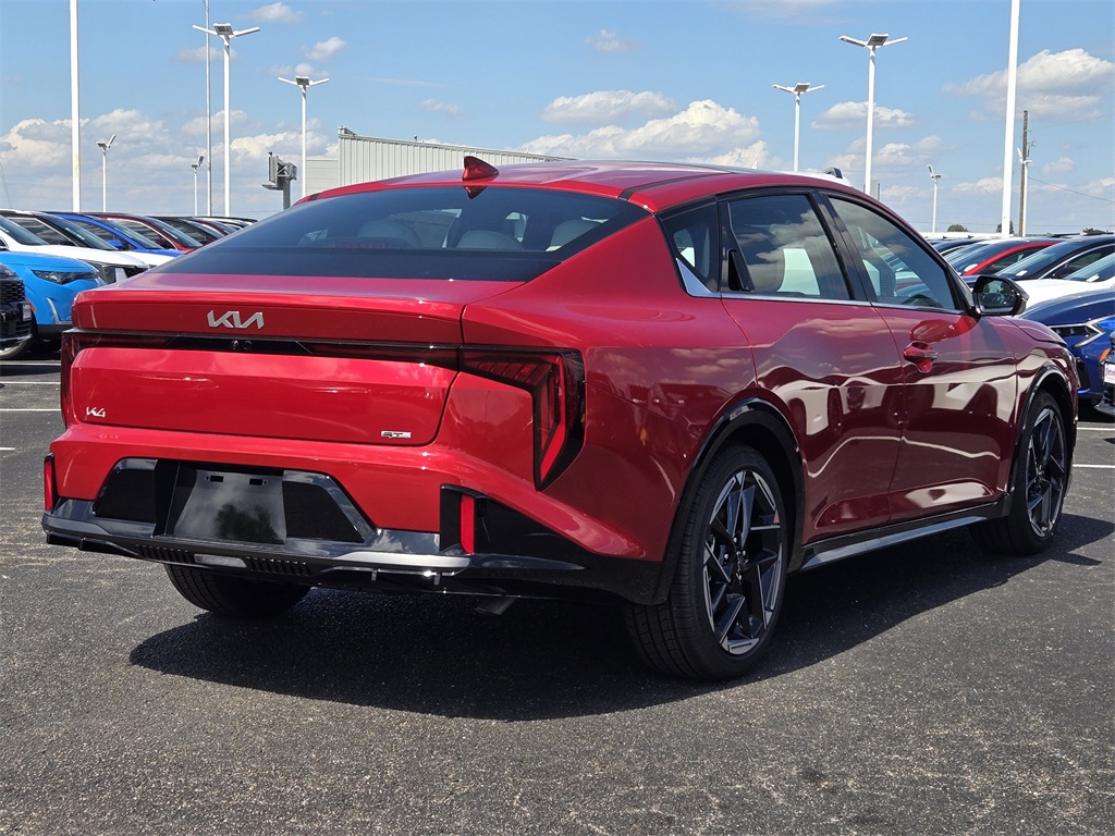 2025 Kia K4 GT-Line photo 3