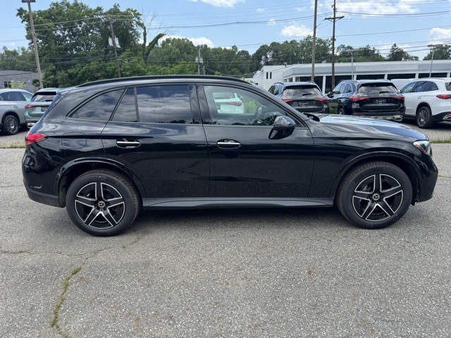 2025 Mercedes Benz GLC 300 4MATIC photo 2