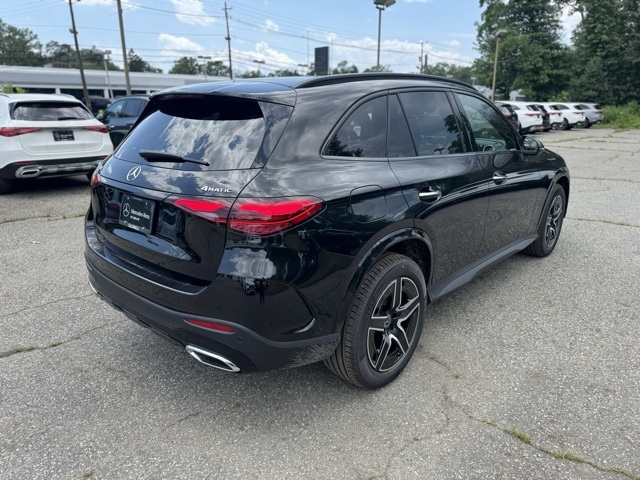 2025 Mercedes Benz GLC 300 4MATIC photo 3