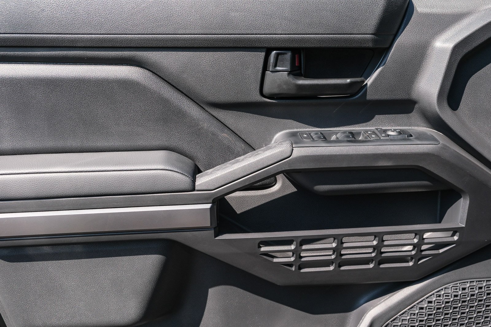 2025 Toyota Tacoma SR5 Double Cab photo 22