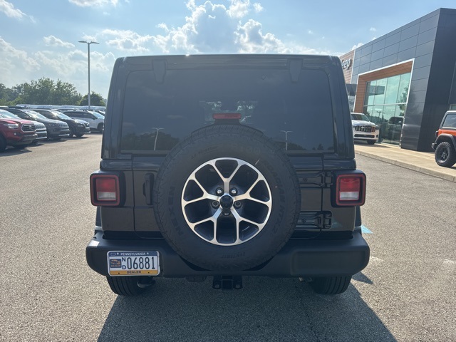 2025 Jeep Wrangler Sport S photo 8